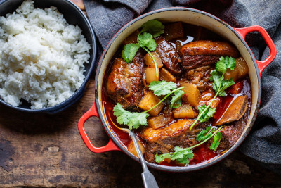 Тушеная говядина в вине с овощами (на 4-6 персон) 1 кг