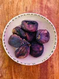 Инжир красный сушеный