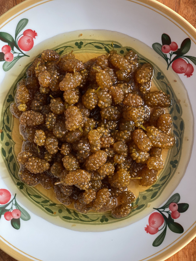 Варенье из белой шелковицы ( домашнее ) 500 мл Варенье из белой шелковицы ( домашнее ) 500 мл