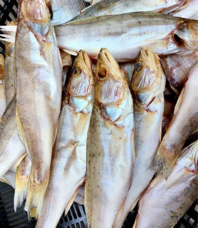 Вяленый жирный судак ( 30 см без хвоста ) 10 шт