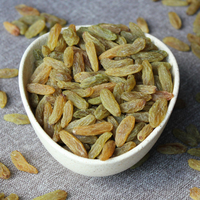 Изюм зеленый