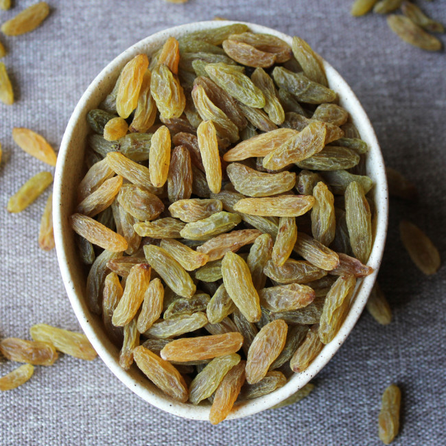 Изюм зеленый