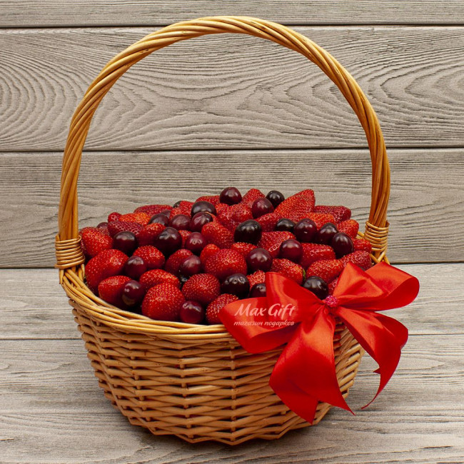 Ягодная корзина «Дольче вита»