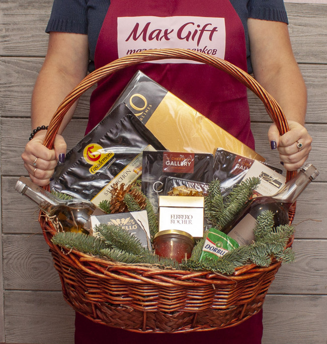 Подарочная корзина «Еловая»