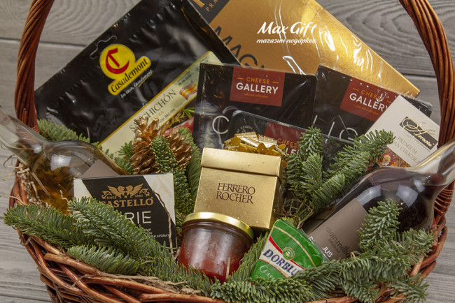 Подарочная корзина «Еловая»