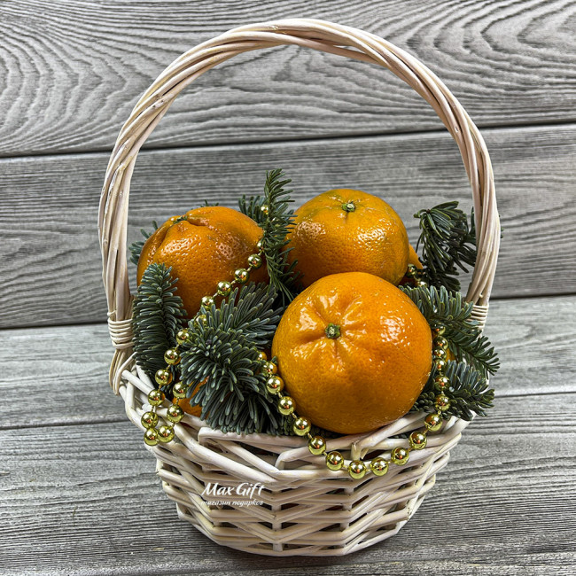 Подарочная корзина с фруктами «Зимнее солнце» Подарочная корзина с фруктами «Зимнее солнце»