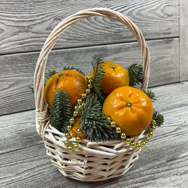 Подарочная корзина с фруктами «Зимнее солнце» Подарочная корзина с фруктами «Зимнее солнце»