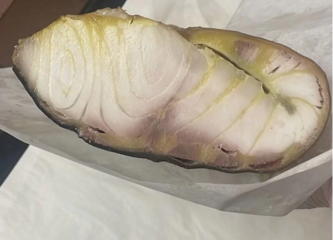 Бок филе осетра ЦАРСКАЯ РЫБА ( примерный вес куска 3-6 кг ) 1 кг