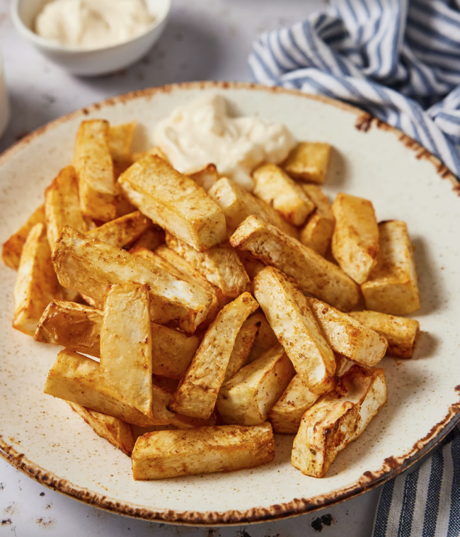 Запеченный корень сельдерея со специями и соусом 500 гр