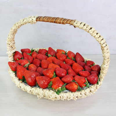Подарочная Корзина Клубники 1кг №53