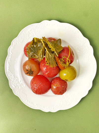 Помидоры соленые ( как бочковые ) без уксуса 1,5 литра 