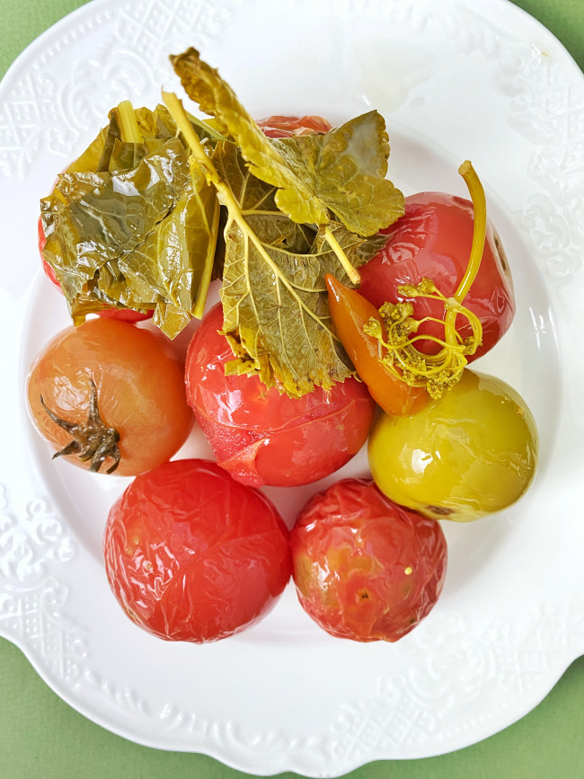 Помидоры соленые ( как бочковые ) без уксуса 1,5 литра 