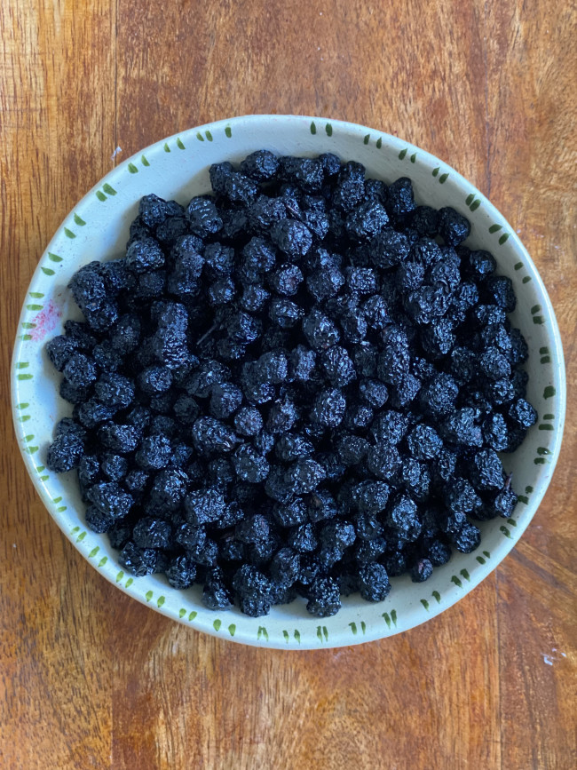 арония вяленая