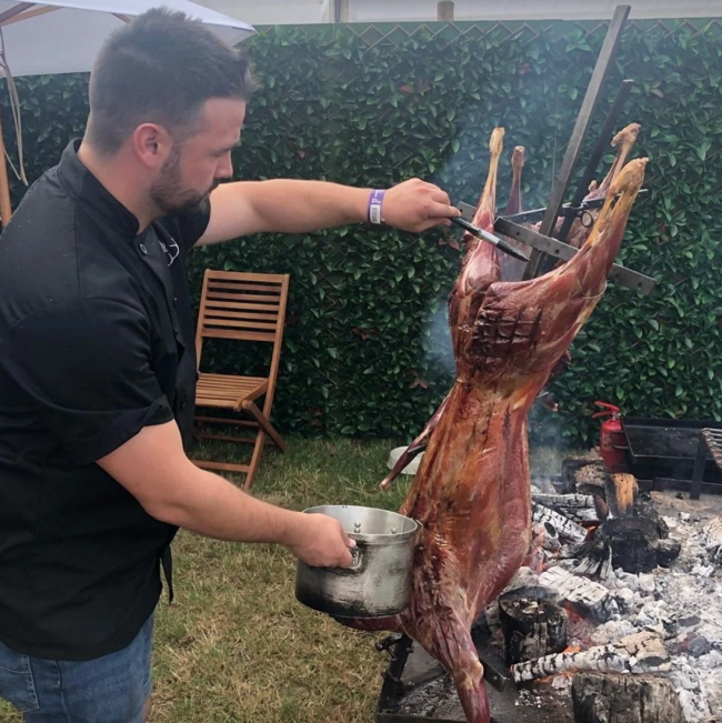 Косуля запеченная в тандыре на углях ( примерный вес готовой туши 15-23 кг ) 1 кг