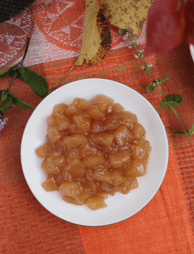 Соус варенье из сезонной груши с коньяком и перцем кубеба 