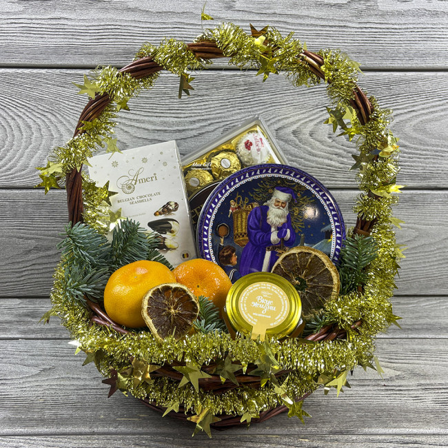 Подарочная корзина с фруктами «Новогодняя сказка»