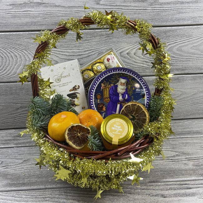 Подарочная корзина с фруктами «Новогодняя сказка»
