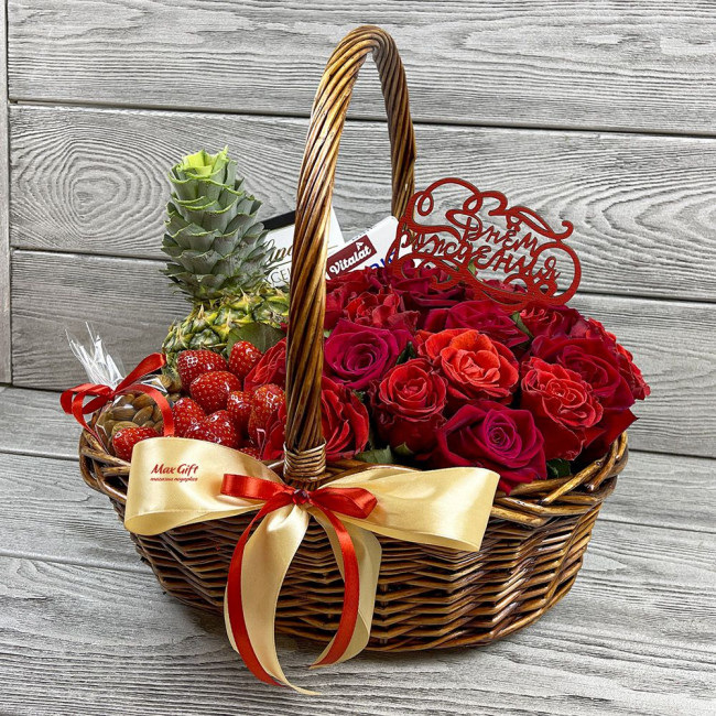 Фруктовая корзина с цветами и фруктами «Розовая долина»