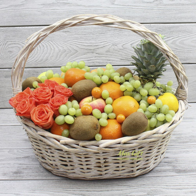 Корзина с фруктами и цветами в подарок “Frutti”