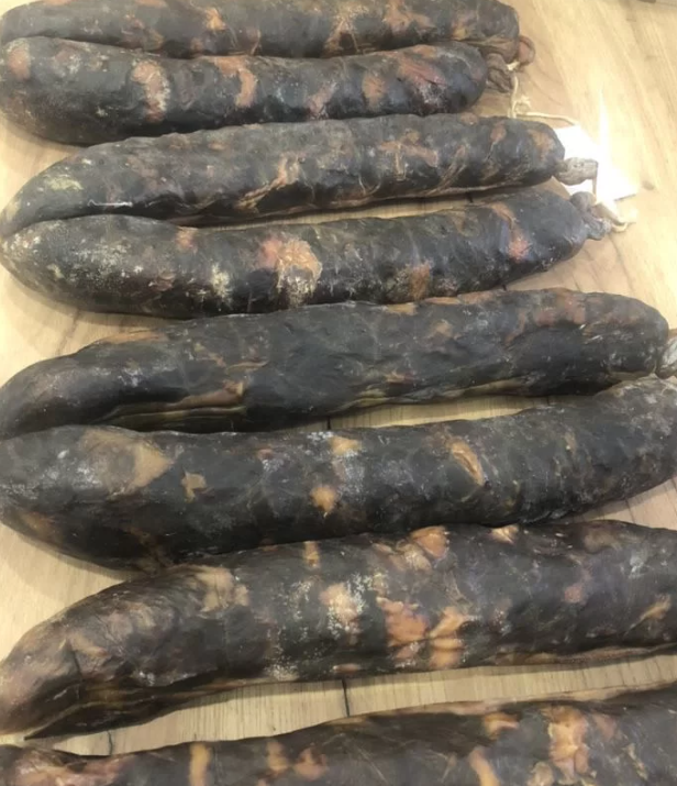 Казылык в натуральной оболочке ( примерный вес палки 0,5 - 1,5 кг ) 1 кг