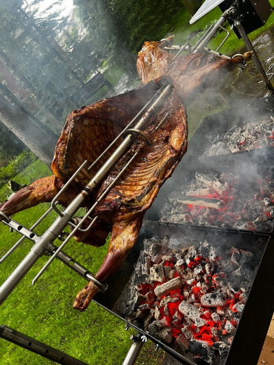 Запеченный барашек в тандыре на углях на большую компанию ( примерный вес 10-15 кг)