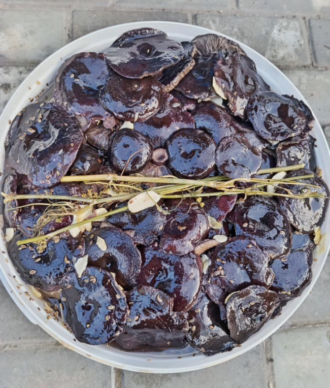 Грузди черные соленые сорт "Элитный" 1 литр