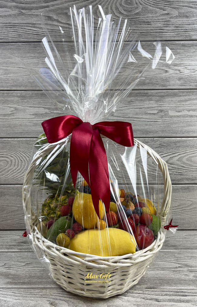 Корзина с фруктами и ягодами «Вкус лета»