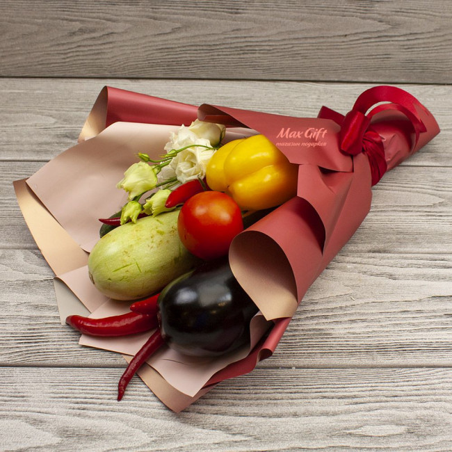 Букет из овощей и цветов «Летний сезон»