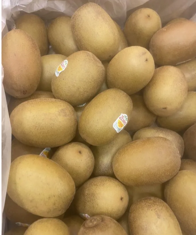 Киви Gold - золотое ( очень сладкое ) 5,5 кг 1 ящик Киви Gold - золотое ( очень сладкое ) 5,5 кг 1 ящик