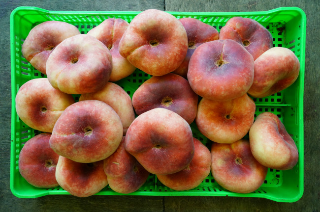 Персики плоские инжирные ЮАР 500 гр