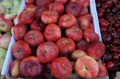 Нектарины плоские самолетная поставка ( Узбекистан ) 1кг