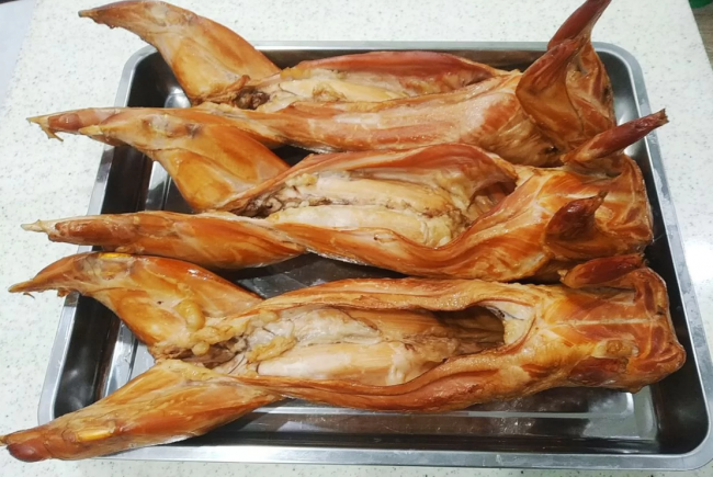 Кролик горячего копчения ( примерный вес 1,5 - 2 кг ) 1 кг