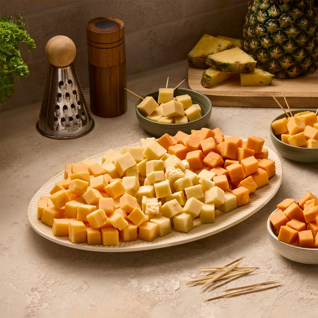 Сырный набор из твердых сортов сыра «Гравитация вкуса» на 5-7 персон