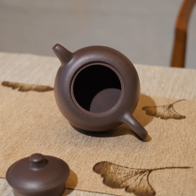 Чайник ручной работы из фиолетовой глины 180 мл