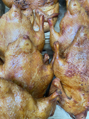 Утка домашняя горячего копчения (примерный вес 1,4-2,5 кг) 1 кг