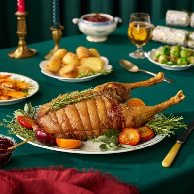 Фаршированный гусь мясной начинкой с вишней и травами (примерный вес тушки 2,5-3,5 кг) 1 шт