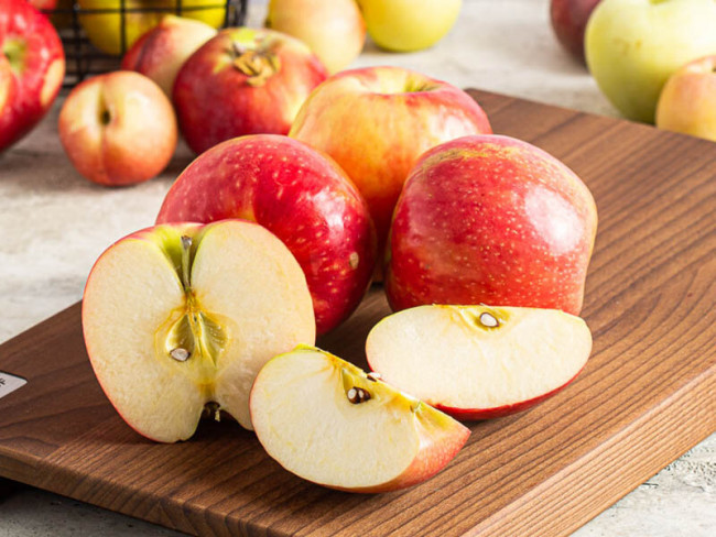 Яблоки Черный принц 500 г