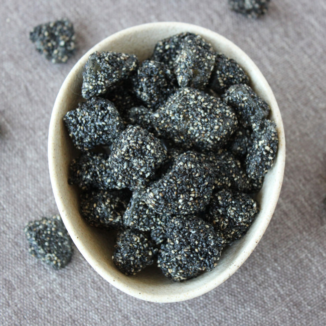 Имбирь вяленый с черным кунжутом