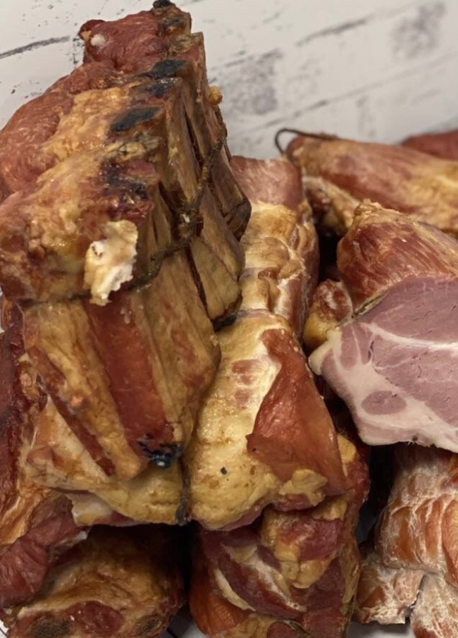 Копченая свиная корейка на кости 1 кг