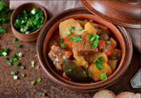 Жаркое по - домашнему в горшочке с телятиной ( горшочек 2,5 литра ) 